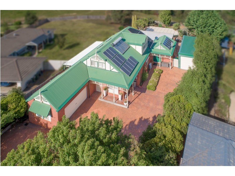 27 The Boulevard, Gisborne VIC 3437