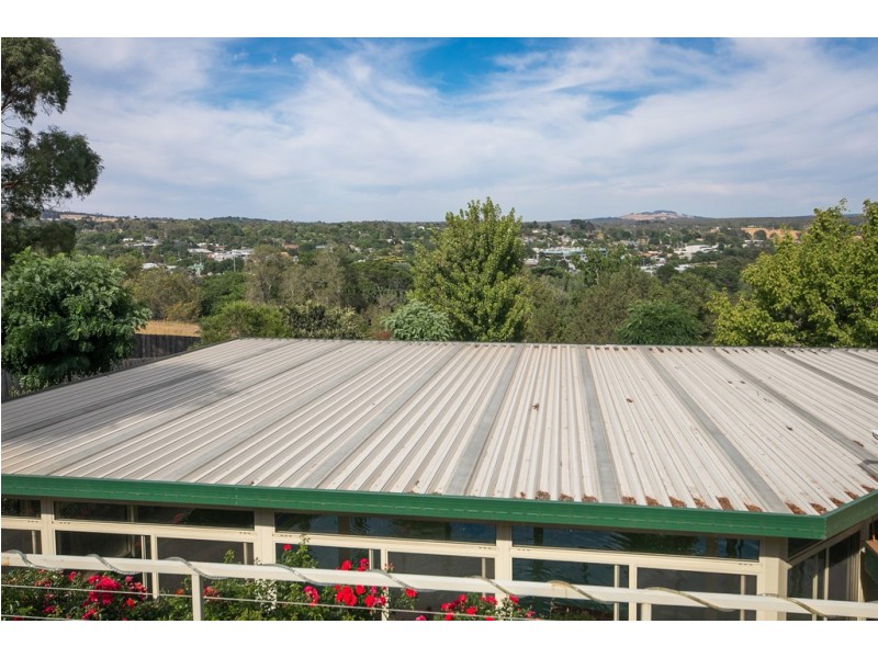 27 The Boulevard, Gisborne VIC 3437
