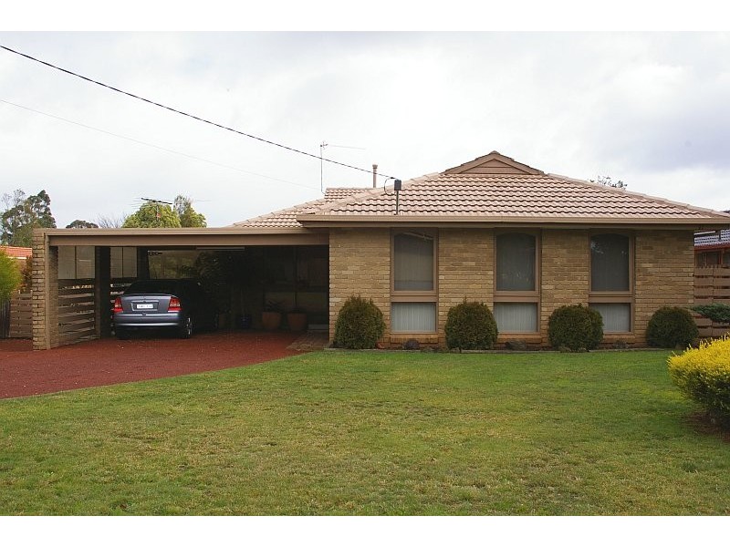 36 Grant Ave, Gisborne VIC 3437