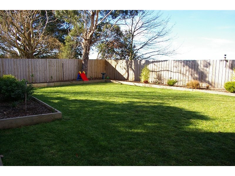 1 Farrell Street *, New Gisborne VIC 3438