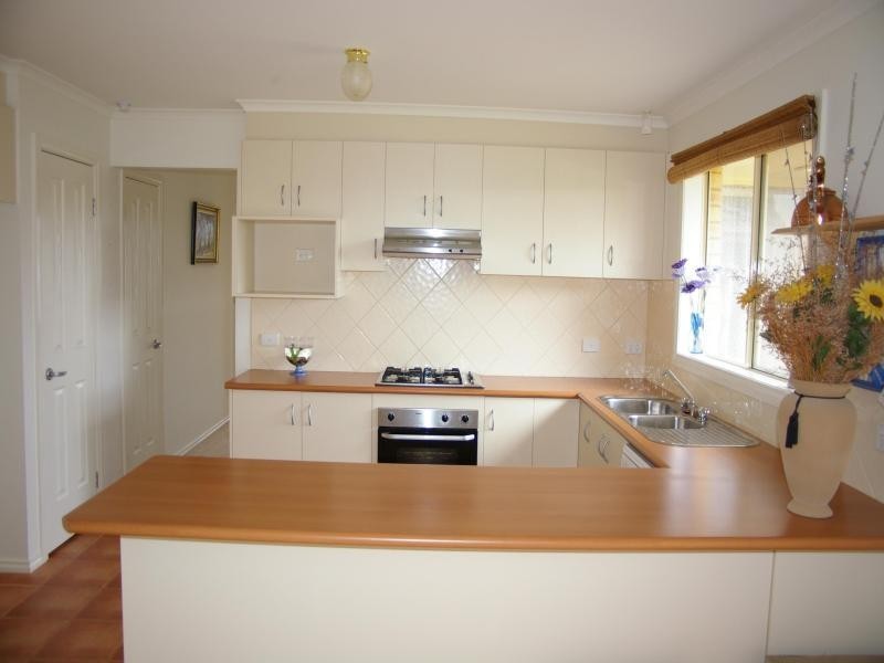 33 Chessy Park Drive, New Gisborne VIC 3438