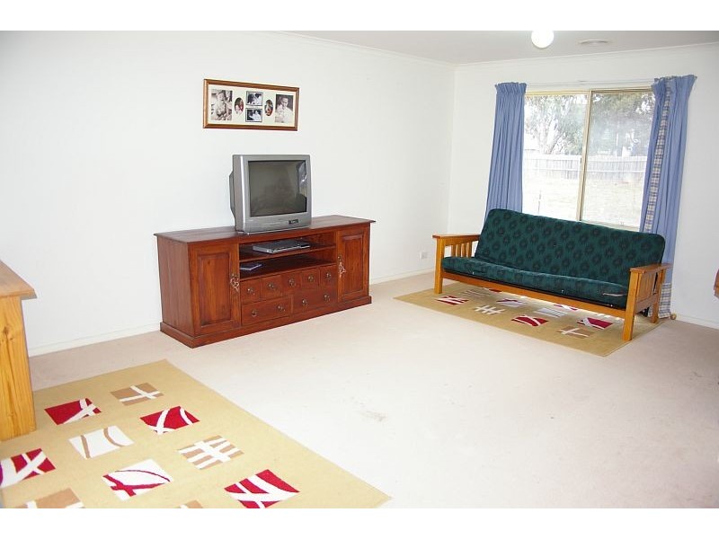 33 Chessy Park Drive, New Gisborne VIC 3438