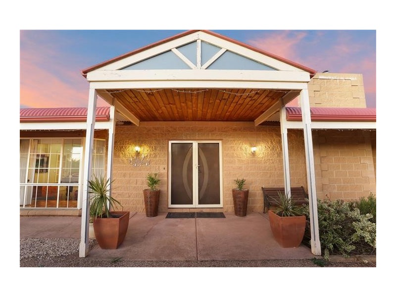 19 Kumbari Court, New Gisborne VIC 3438