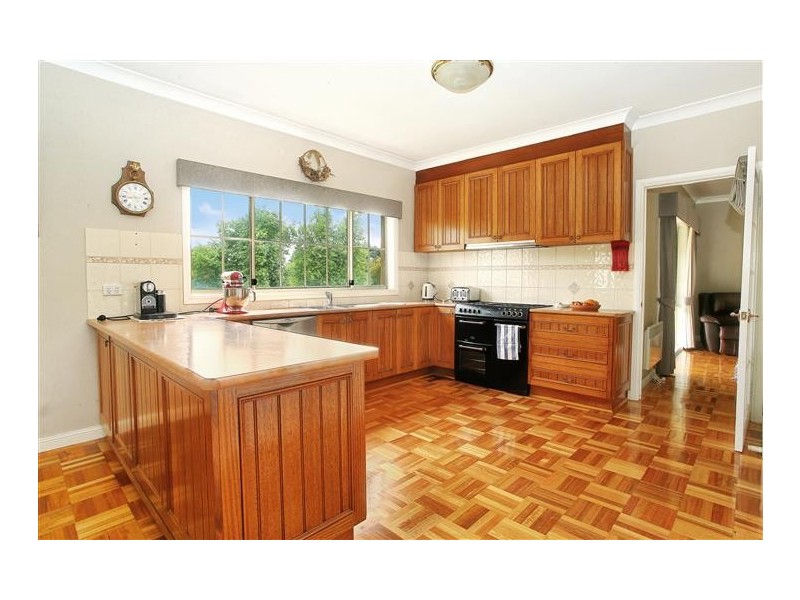 19 Kumbari Court, New Gisborne VIC 3438