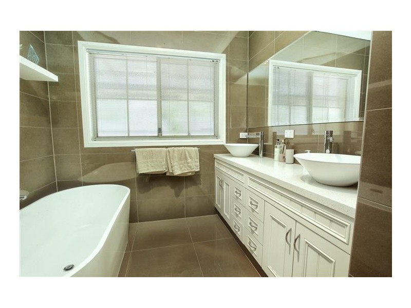 19 Kumbari Court, New Gisborne VIC 3438