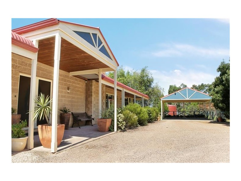 19 Kumbari Court, New Gisborne VIC 3438