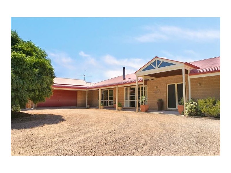 19 Kumbari Court, New Gisborne VIC 3438