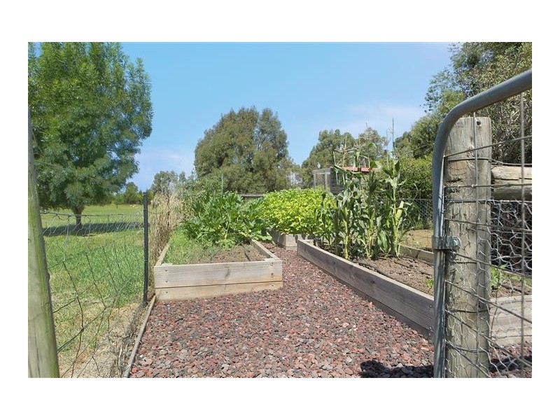 19 Kumbari Court, New Gisborne VIC 3438