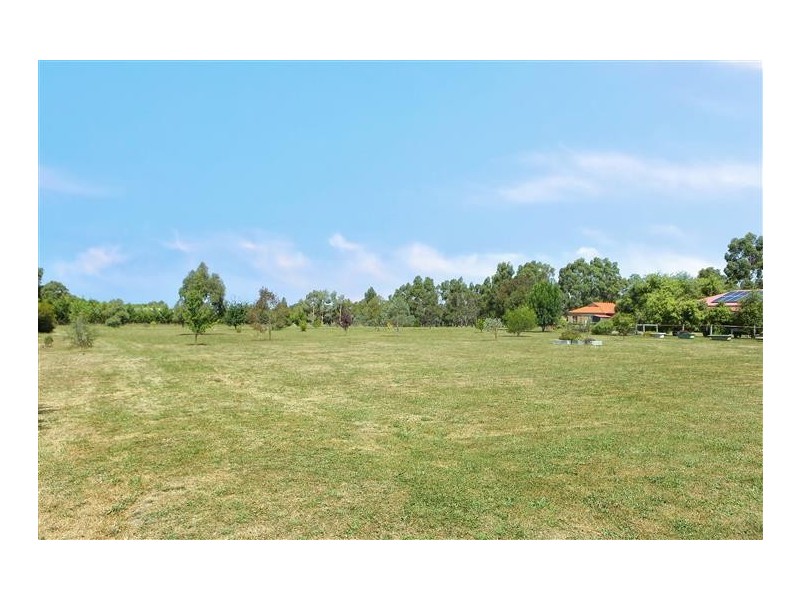 19 Kumbari Court, New Gisborne VIC 3438