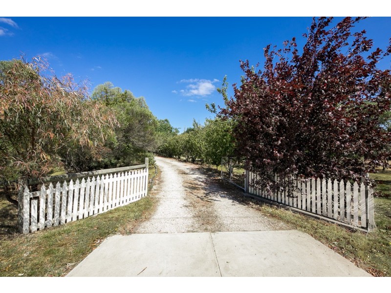 66 Brady Road, Gisborne VIC 3437