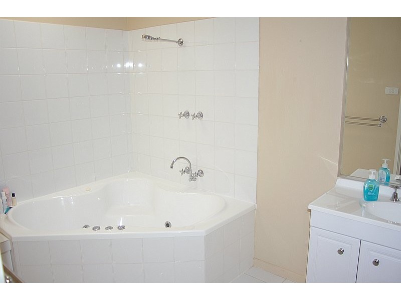 6 Woodworth St *, New Gisborne VIC 3438