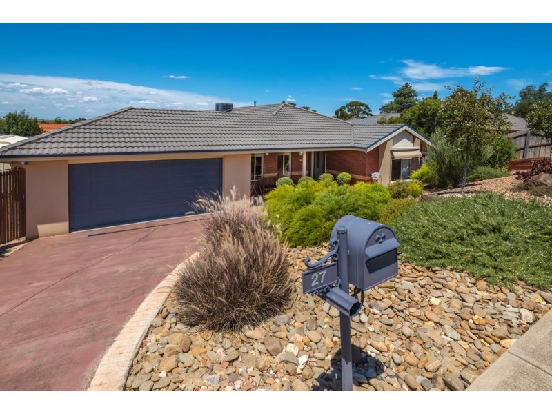 27 Carey Crescent, Bacchus Marsh VIC 3340