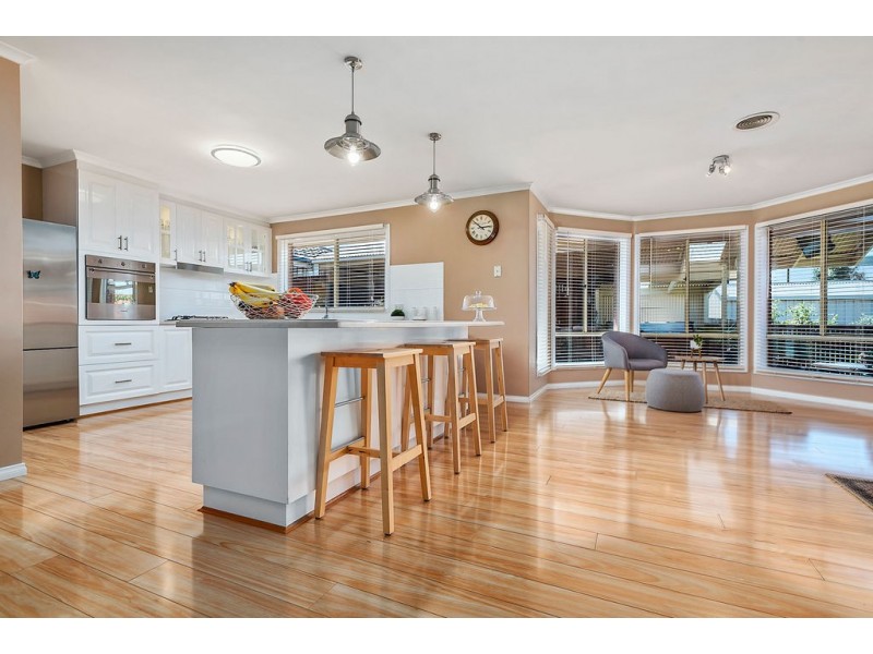 27 Carey Crescent, Bacchus Marsh VIC 3340