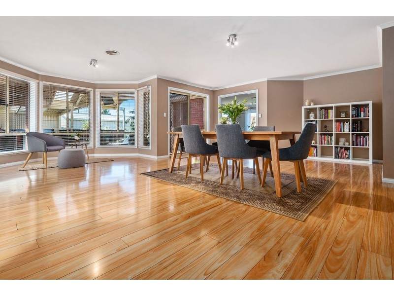 27 Carey Crescent, Bacchus Marsh VIC 3340