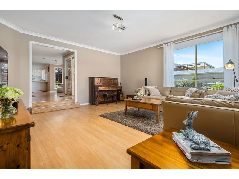 27 Carey Crescent, Bacchus Marsh VIC 3340