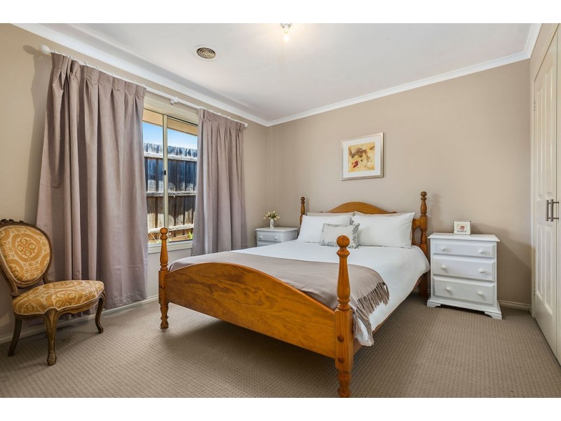 27 Carey Crescent, Bacchus Marsh VIC 3340