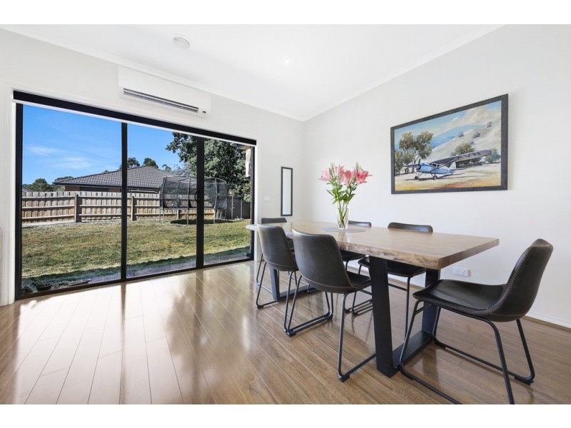 Unit 4, 92 Fersfield Road, Gisborne VIC 3437