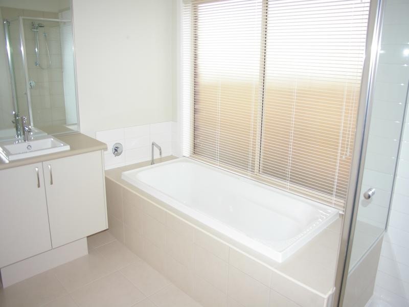21 Vernon Close*, New Gisborne VIC 3438