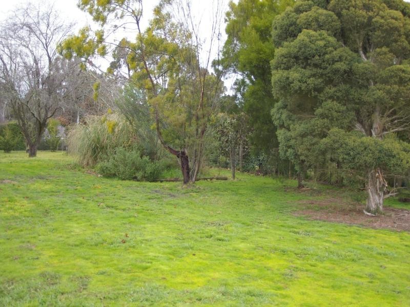 80A Howey St, Gisborne VIC 3437