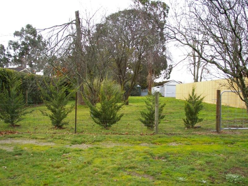 80A Howey St, Gisborne VIC 3437