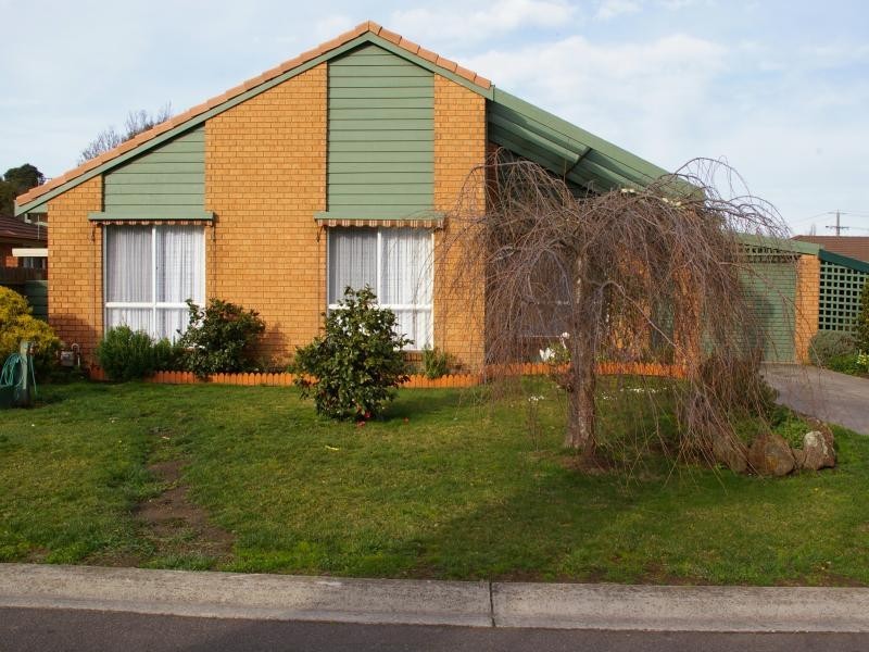 17 Acacia Crt, Gisborne VIC 3437