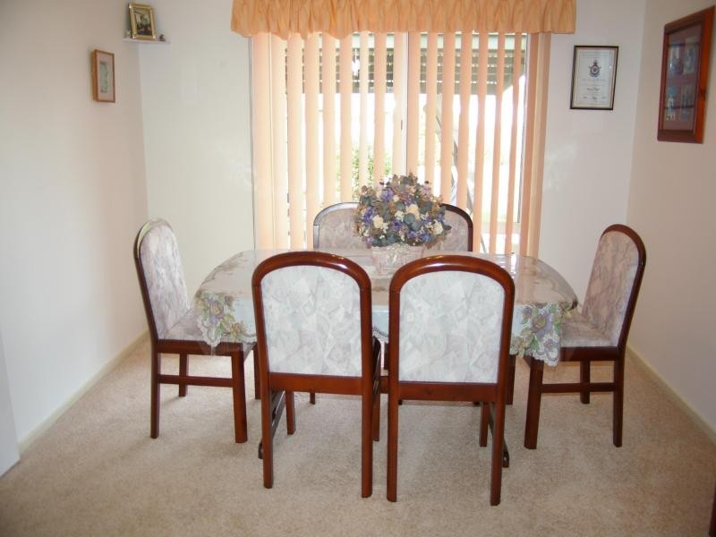 17 Acacia Crt, Gisborne VIC 3437