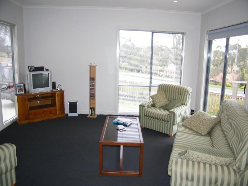 4/ 1-5 Rodney St, Gisborne VIC 3437