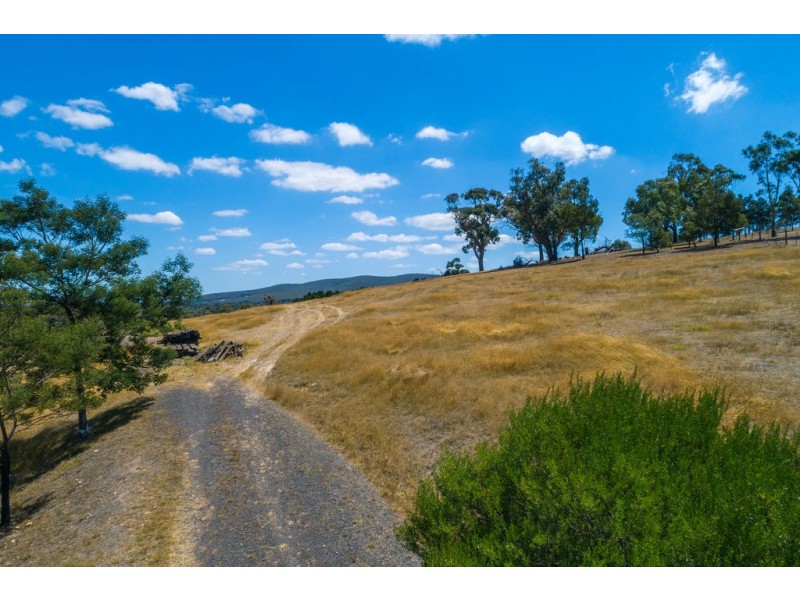 27 Grey Box Grove, Riddells Creek VIC 3431