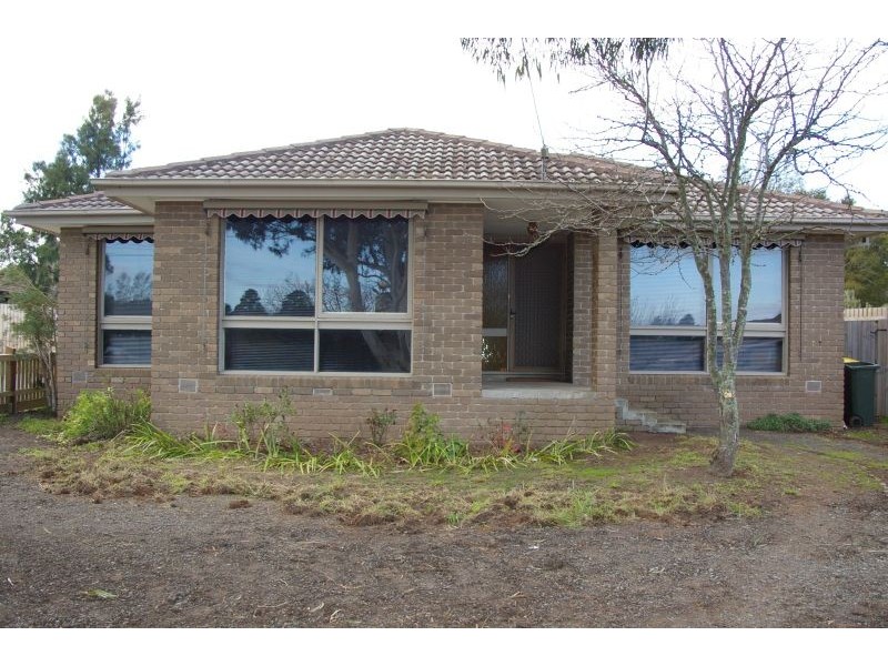 1/19 Worcester Rd, Gisborne VIC 3437