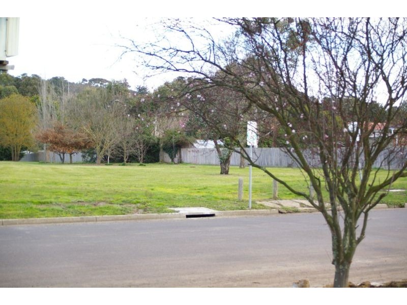 1/19 Worcester Rd, Gisborne VIC 3437
