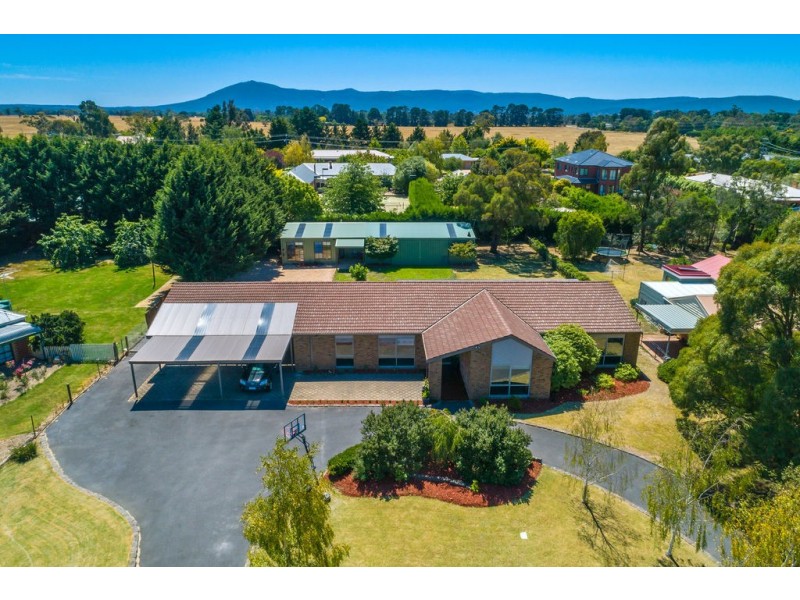 5 Sunrise Court, Gisborne VIC 3437