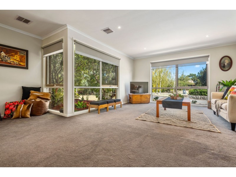 5 Sunrise Court, Gisborne VIC 3437