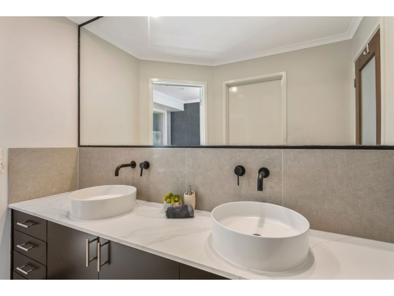 5 Sunrise Court, Gisborne VIC 3437