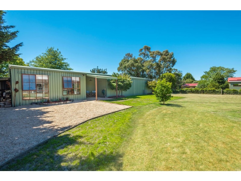 5 Sunrise Court, Gisborne VIC 3437
