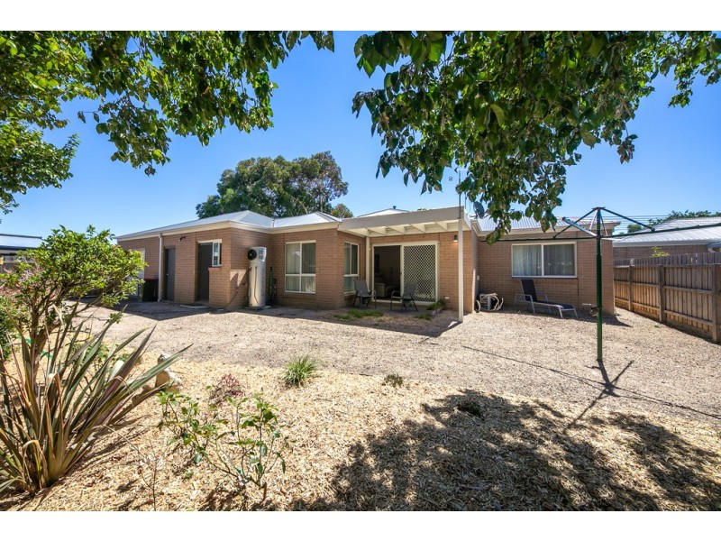 Unit 4,27 Mahoneys Road, Riddells Creek VIC 3431