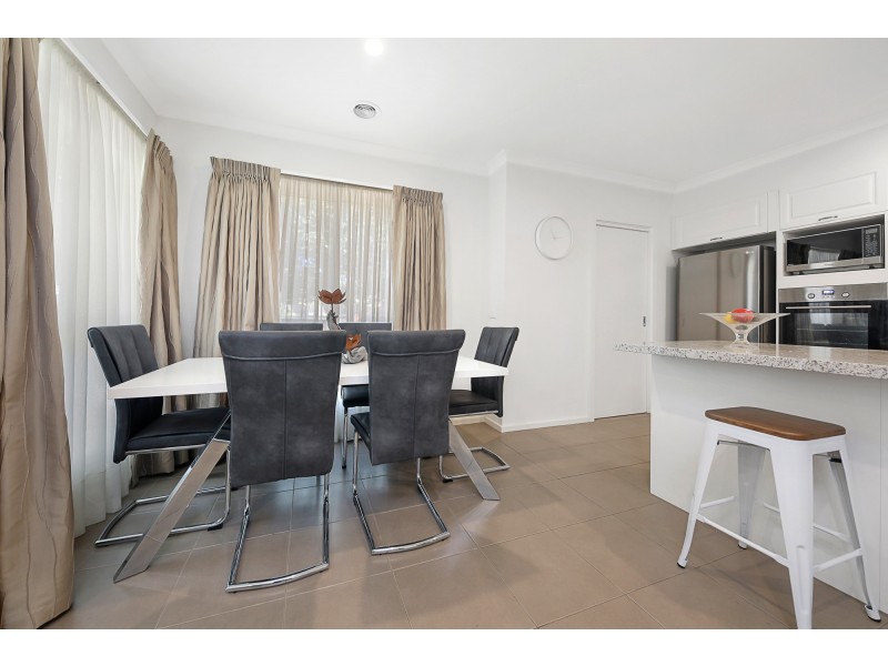 Unit 4,27 Mahoneys Road, Riddells Creek VIC 3431