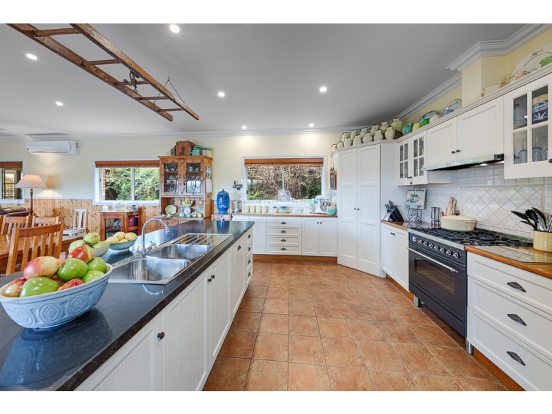 4 Rimfire Court, New Gisborne VIC 3438