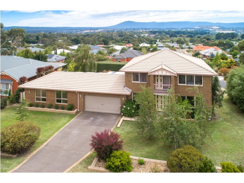16 Wyralla Crescent, Gisborne VIC 3437