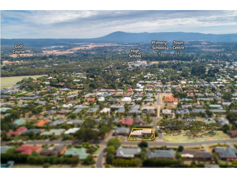 16 Wyralla Crescent, Gisborne VIC 3437