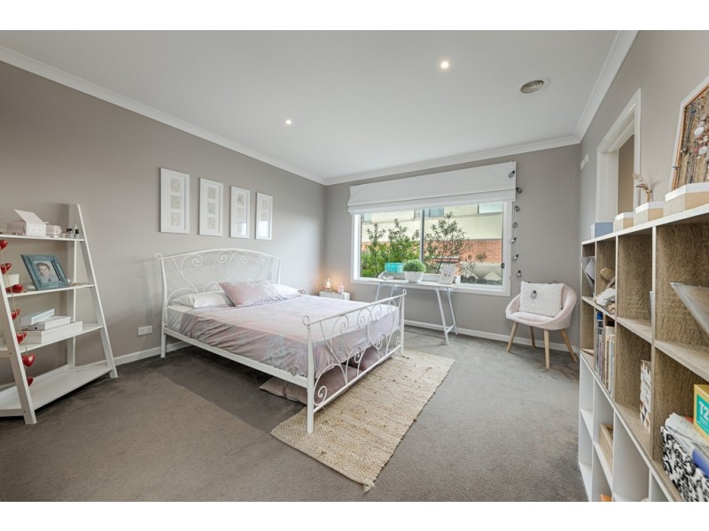 64 The Boulevard, Gisborne VIC 3437
