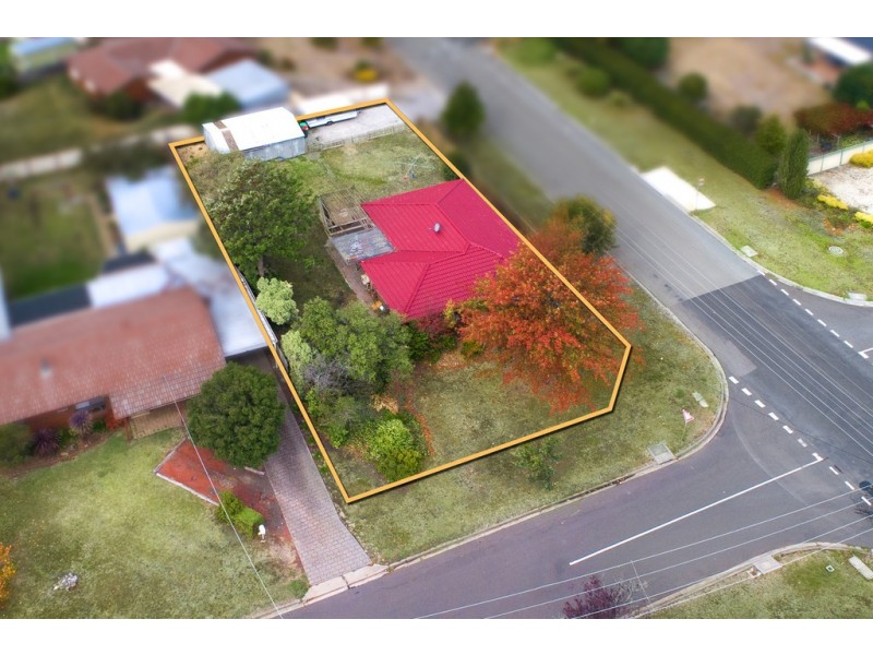 11 Sansom Street, Gisborne VIC 3437