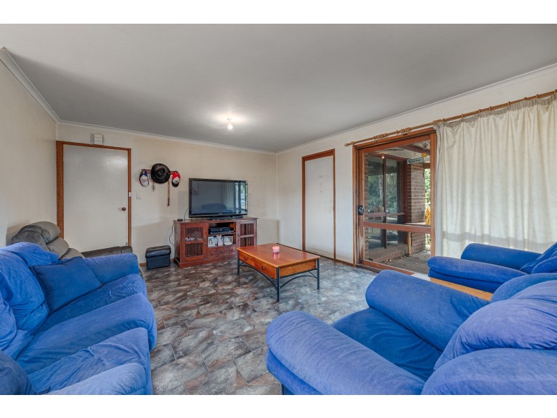 11 Sansom Street, Gisborne VIC 3437