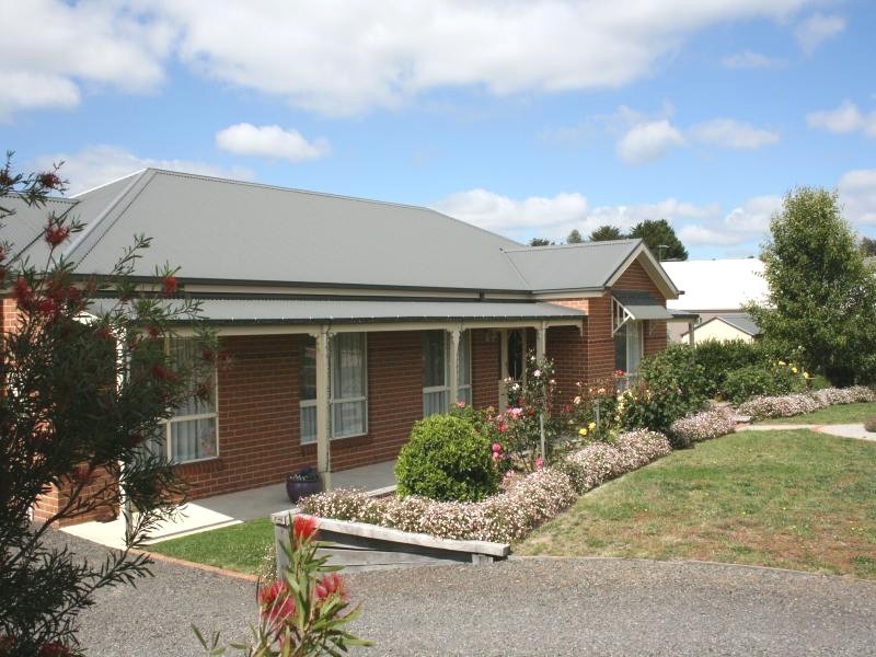 17 Glenton Crt, Gisborne VIC 3437