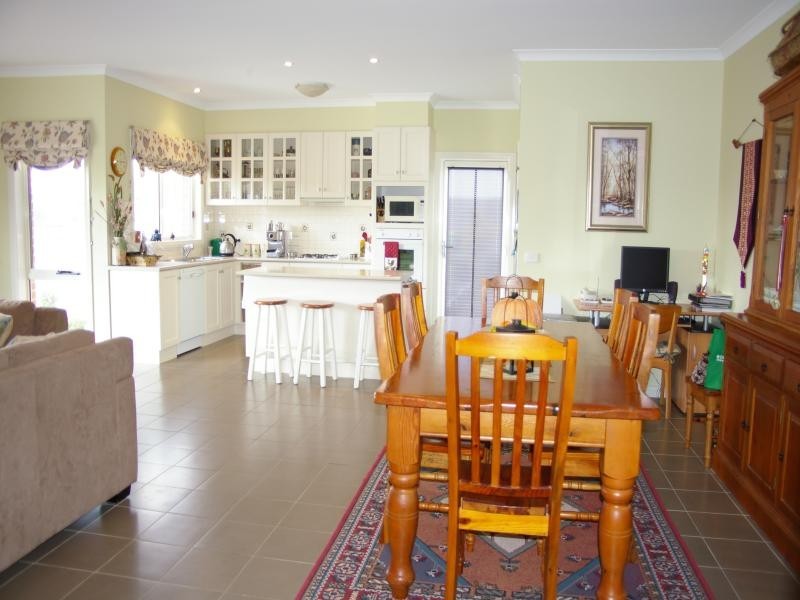 17 Glenton Crt, Gisborne VIC 3437