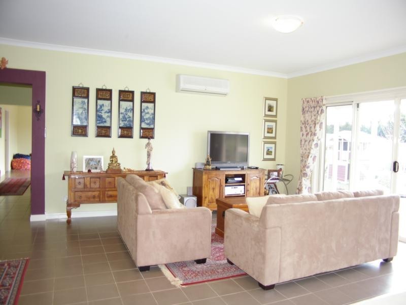 17 Glenton Crt, Gisborne VIC 3437