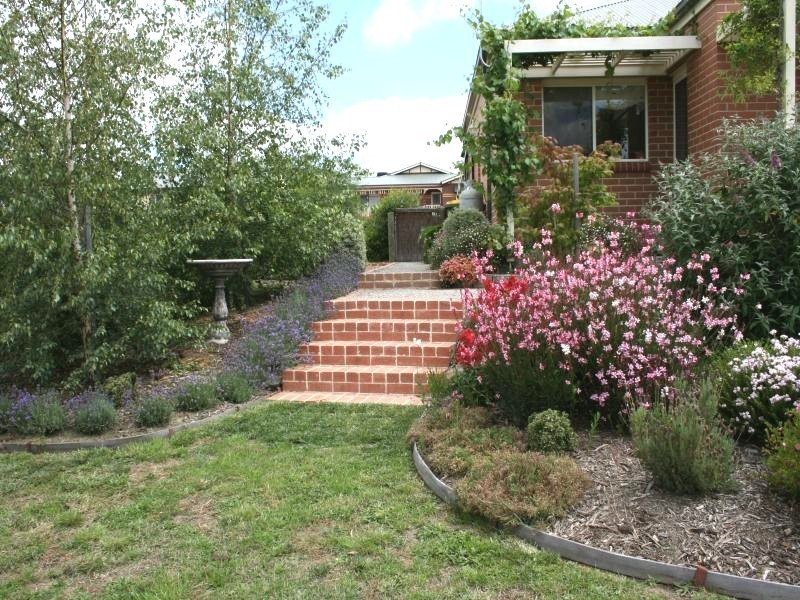 17 Glenton Crt, Gisborne VIC 3437