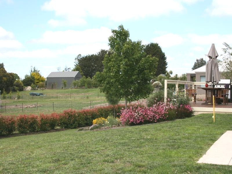 17 Glenton Crt, Gisborne VIC 3437