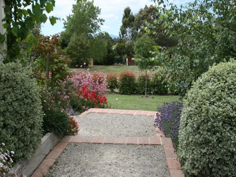 17 Glenton Crt, Gisborne VIC 3437