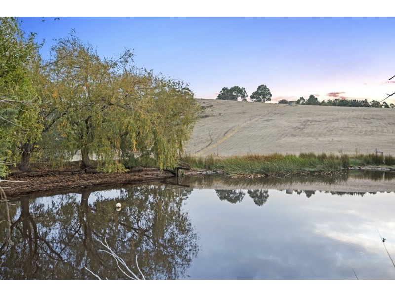 51 Wooling Road, New Gisborne VIC 3438