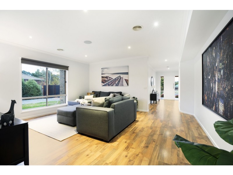 111 Willowbank Road, Gisborne VIC 3437